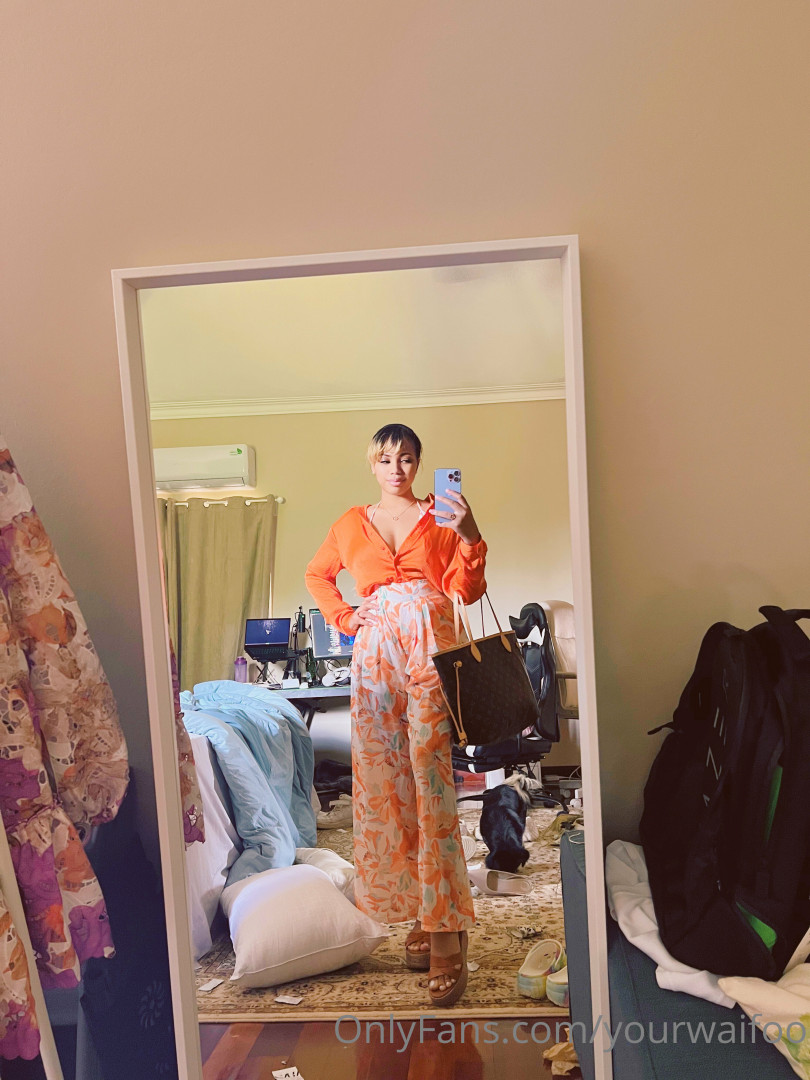 Photo by yourwaifoo published on October 16,2023 16:27:02 - BestThots