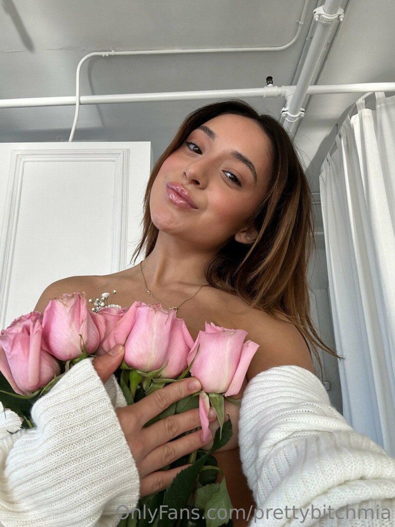 Photo by prettybitchmia published on June 6,2023 04:54:59 - BestThots