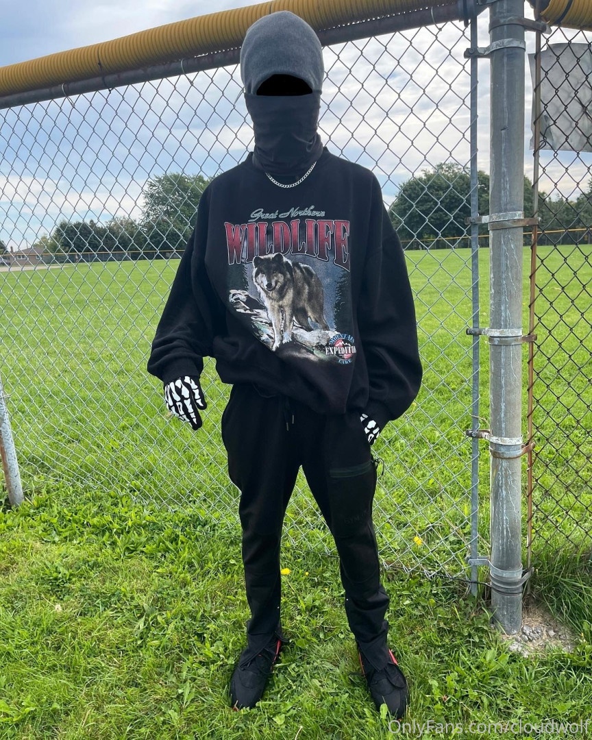Photo by cloudwolf published on October 15,2023 19:17:32 - BestThots