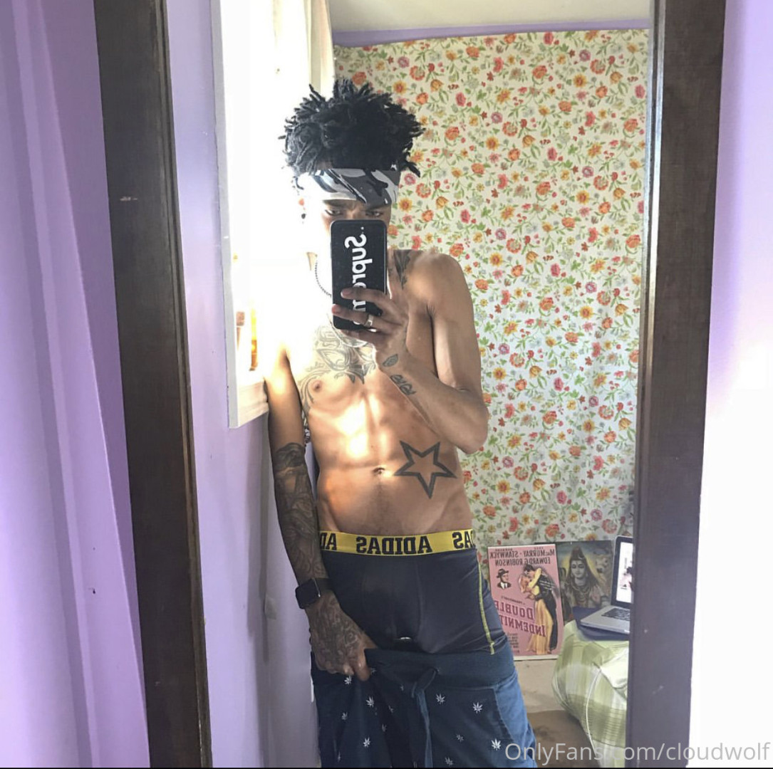 Photo by cloudwolf published on October 15,2023 22:10:41 - BestThots