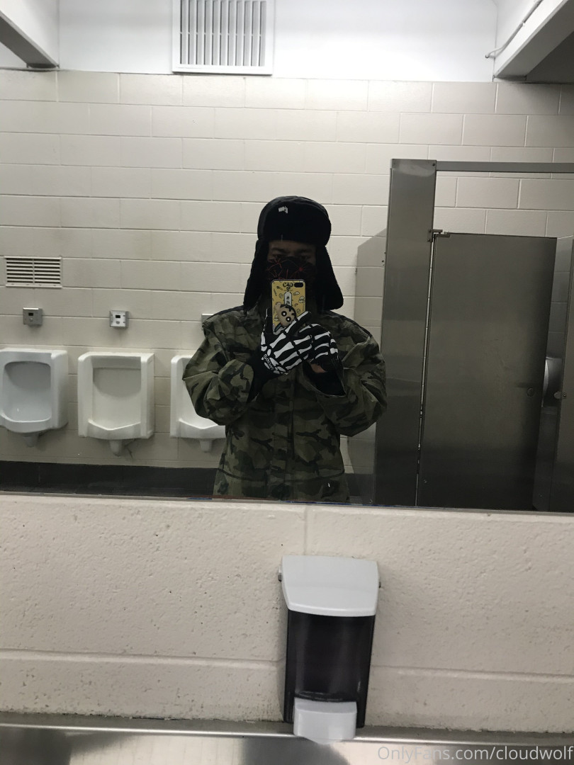 Photo by cloudwolf published on October 15,2023 22:15:46 - BestThots