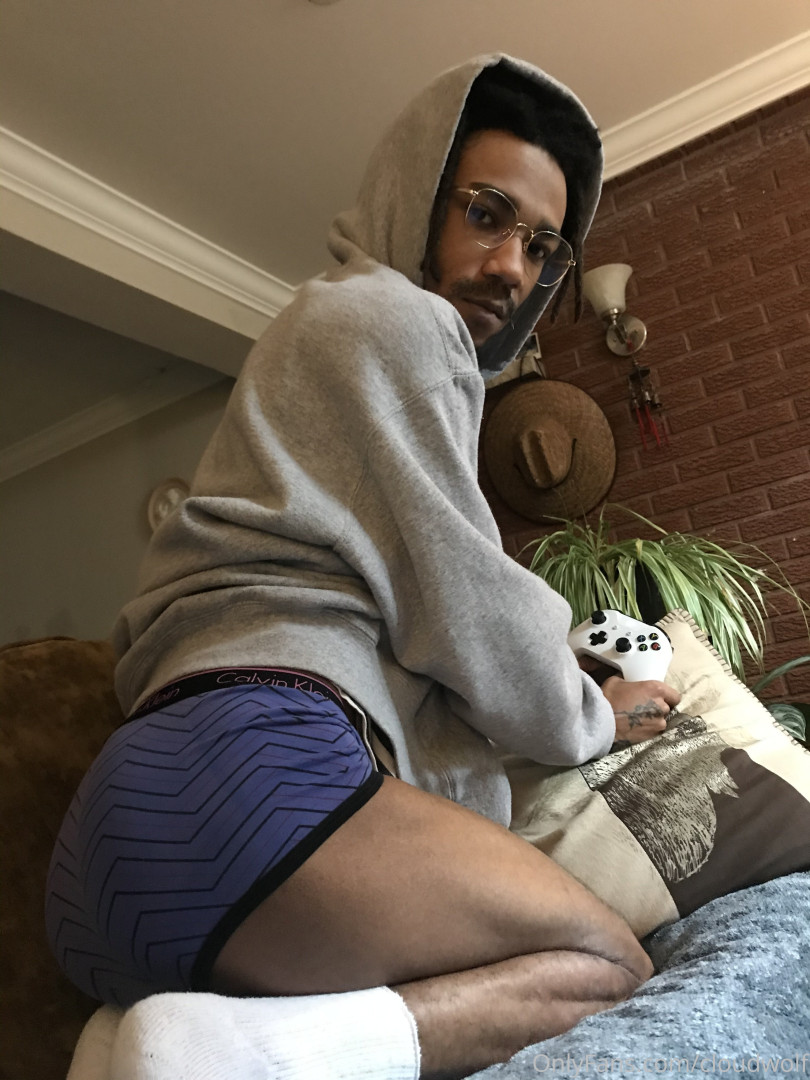 Photo by cloudwolf published on October 15,2023 22:19:41 - BestThots