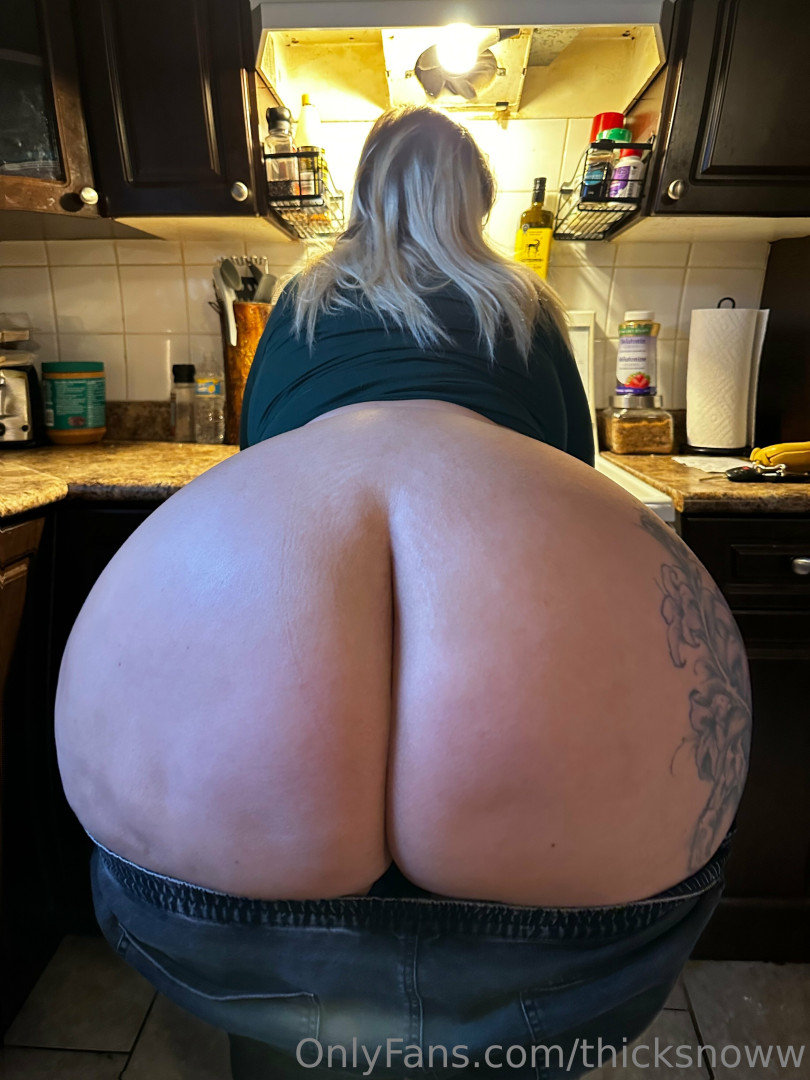 Photo by thicksnoww published on July 2,2023 03:41:46 - BestThots