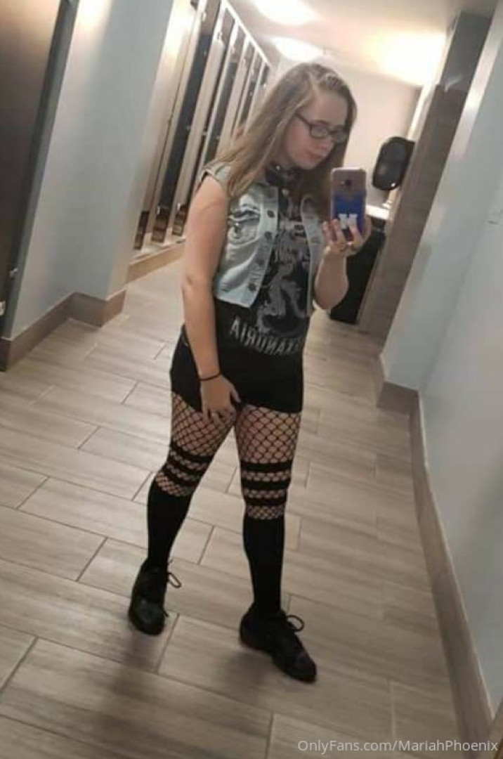 Photo by mariahphoenix published on October 15,2023 22:32:33 - BestThots