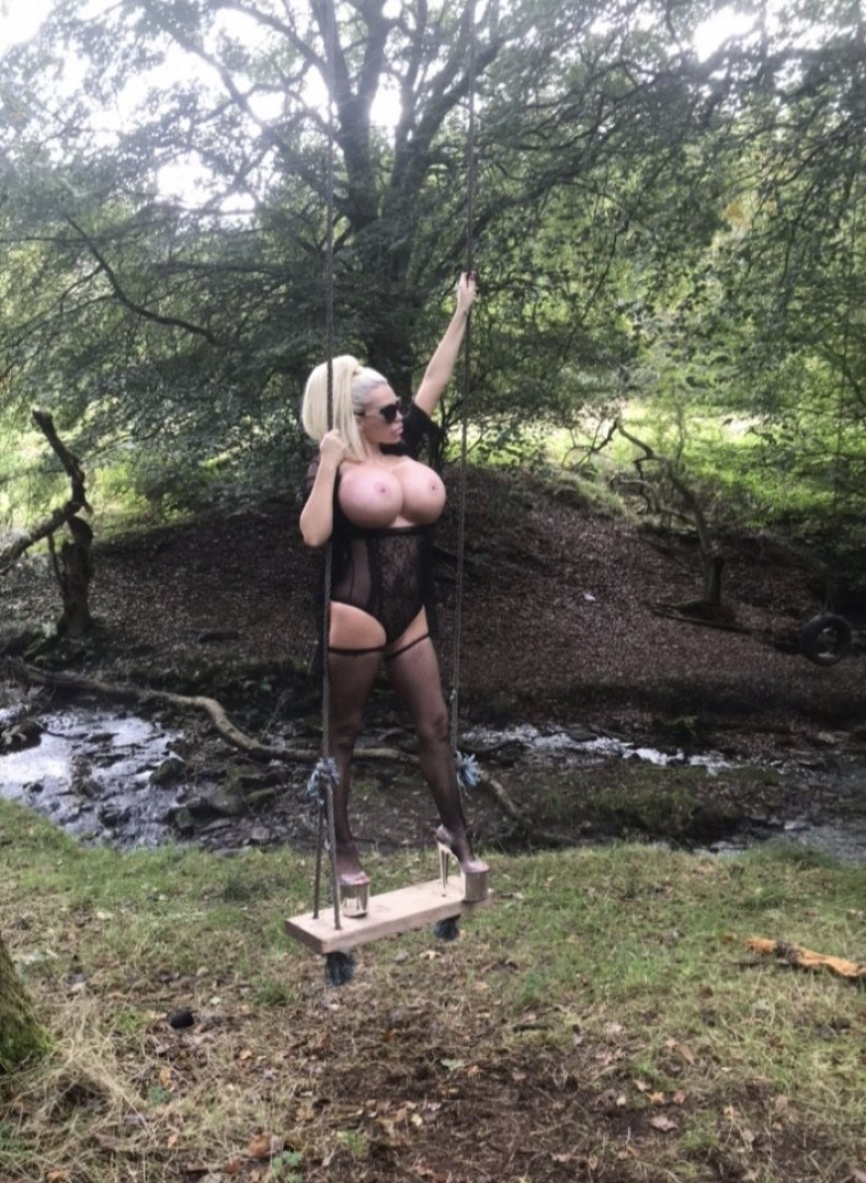 Photo by amanda_lovelie published on November 19,2023 20:09:41 - BestThots