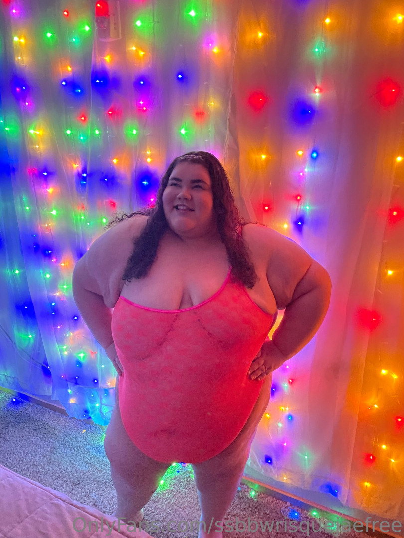 Photo by ssbbwrisquejaefree published on May 17,2023 16:45:43 - BestThots