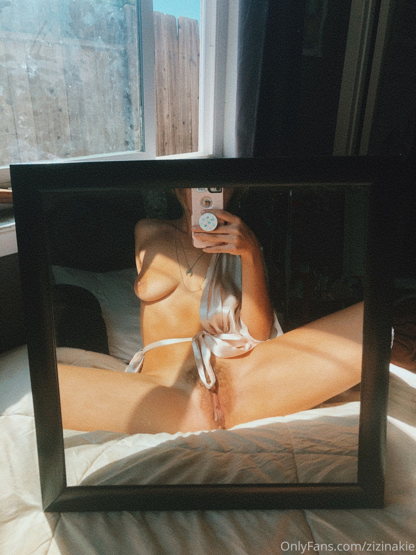 Photo by zizinakie published on October 15,2023 22:56:19 - BestThots