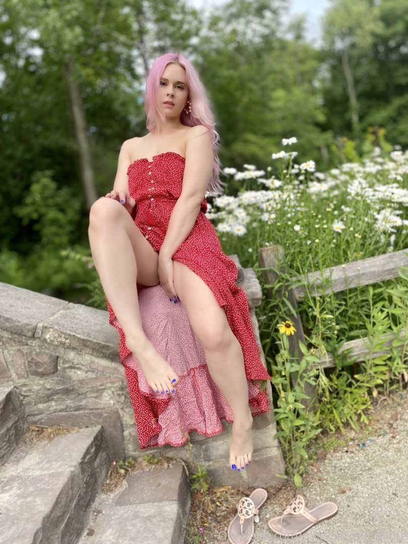 Photo by cassidyheatfeet published on May 29,2023 10:00:23 - BestThots