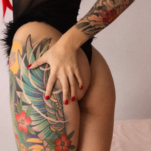 abrilmartinez #8359157