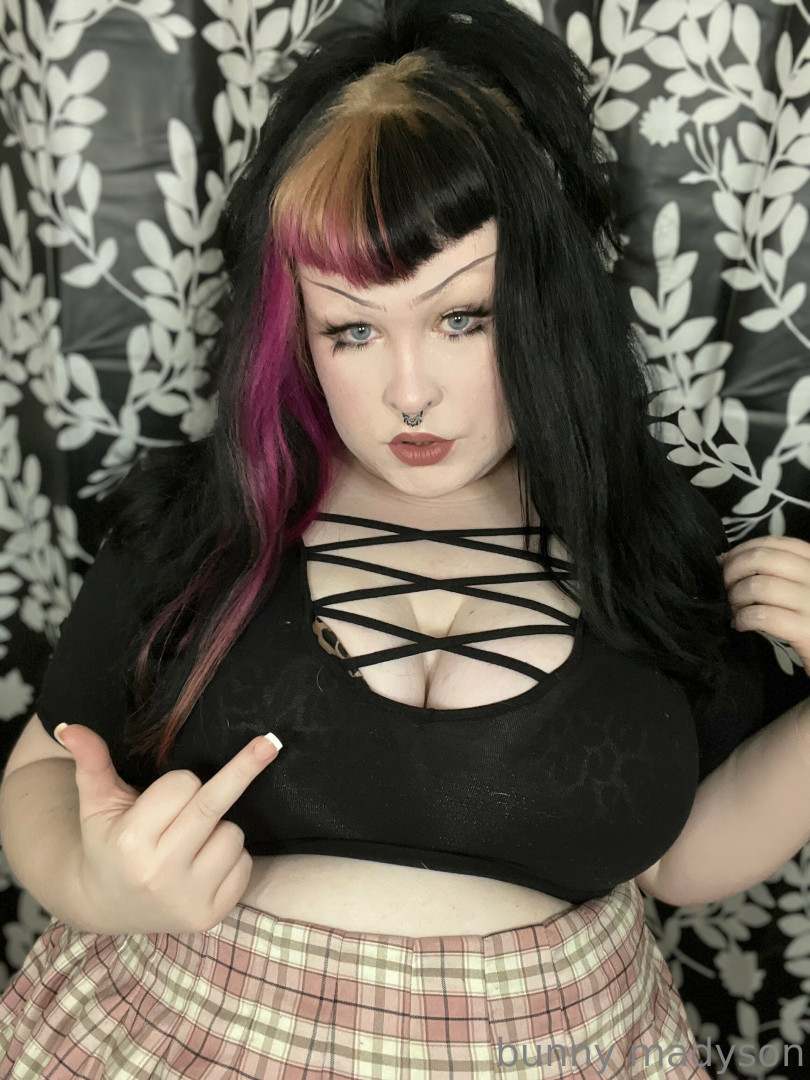 Photo by bunnymadysonxxx published on May 29,2023 15:05:34 - BestThots