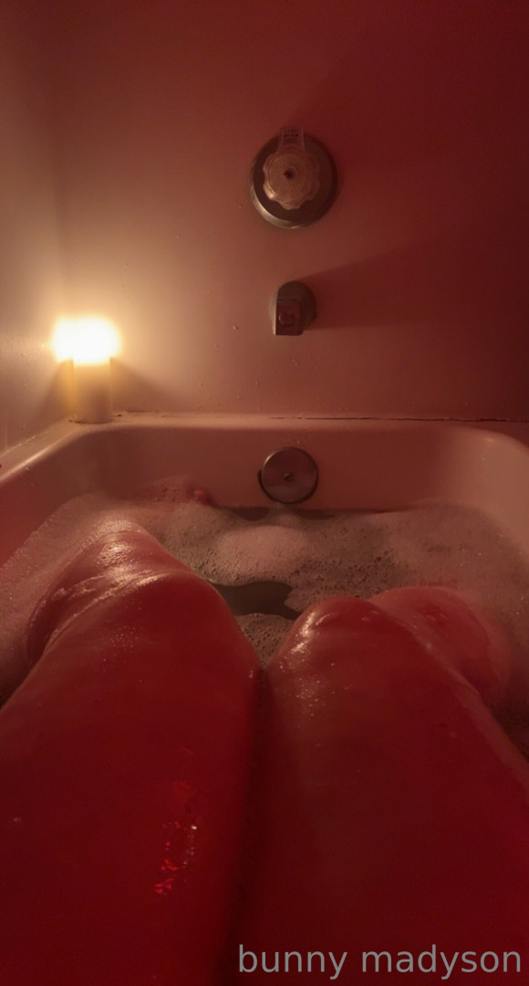 Photo by bunnymadysonxxx published on May 29,2023 15:05:35 - BestThots