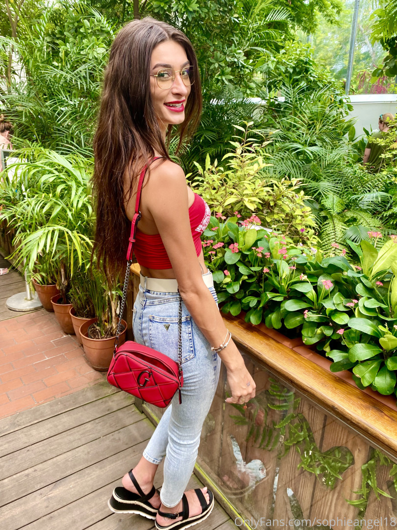 Photo by sophisummers published on October 17,2023 04:12:53 - BestThots