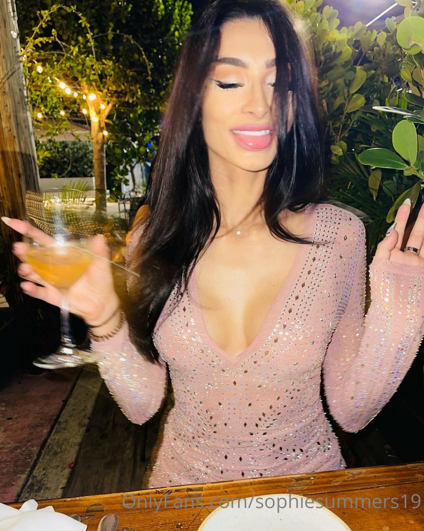 Photo by sophisummers published on October 17,2023 04:17:30 - BestThots