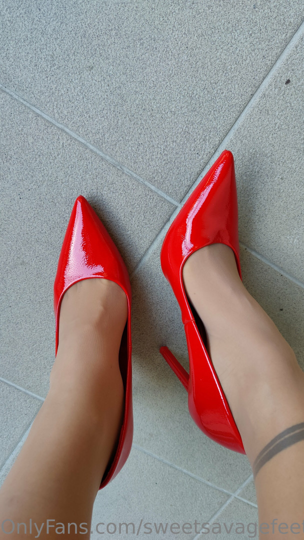 Photo by sweetsavagefeet published on May 17,2023 09:57:59 - BestThots