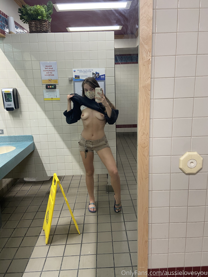 Photo by aussielovesyou published on November 23,2023 22:09:23 - BestThots