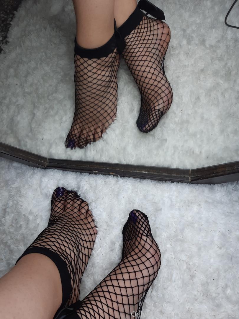 Photo by prettylongtoessss published on June 6,2023 04:07:54 - BestThots