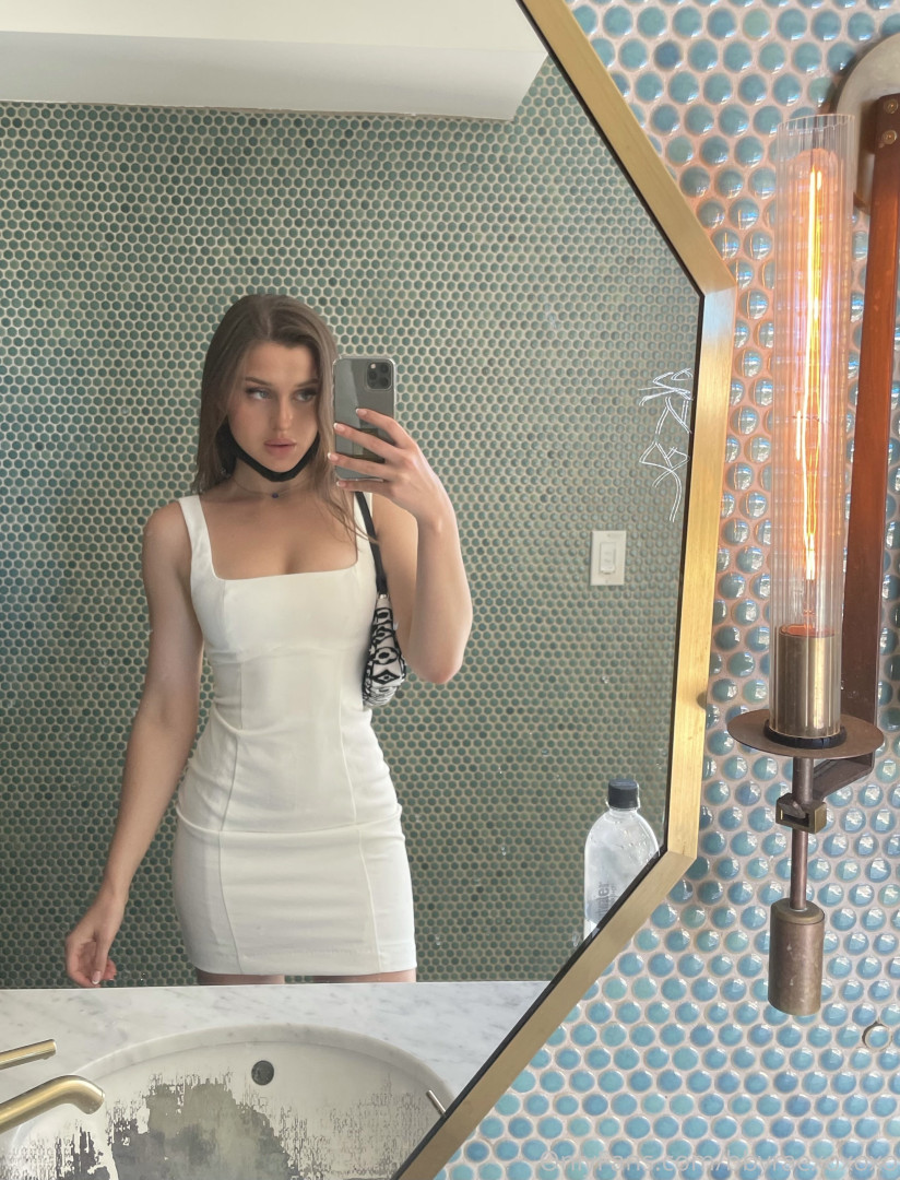 Photo by alexiaskye published on November 20,2023 21:12:12 - BestThots