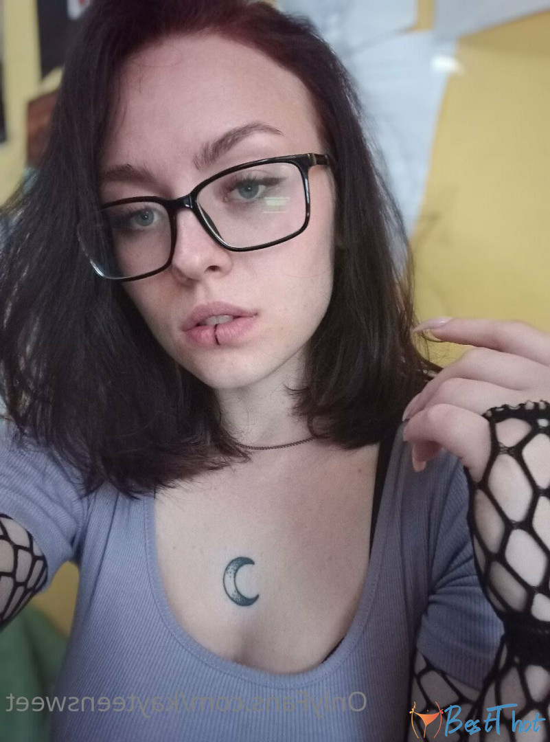 Photo by kayteensweet published on December 16,2024 22:04:15 - BestThots