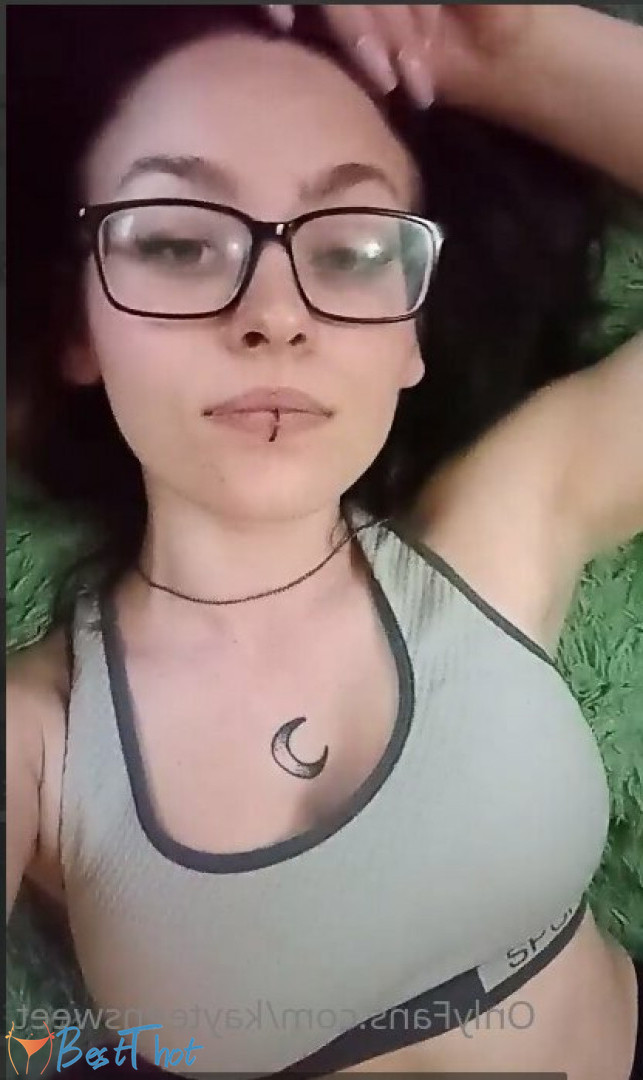 Photo by kayteensweet published on December 16,2024 22:05:13 - BestThots