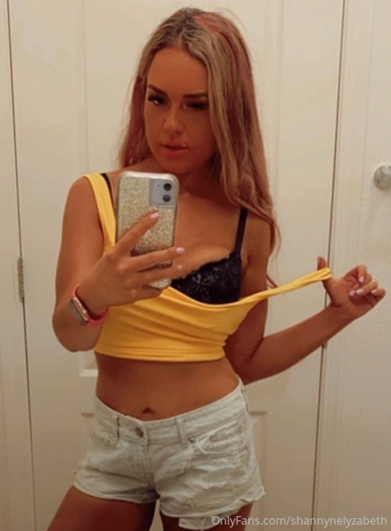 Photo by badbellaxo published on July 31,2023 19:32:06 - BestThots