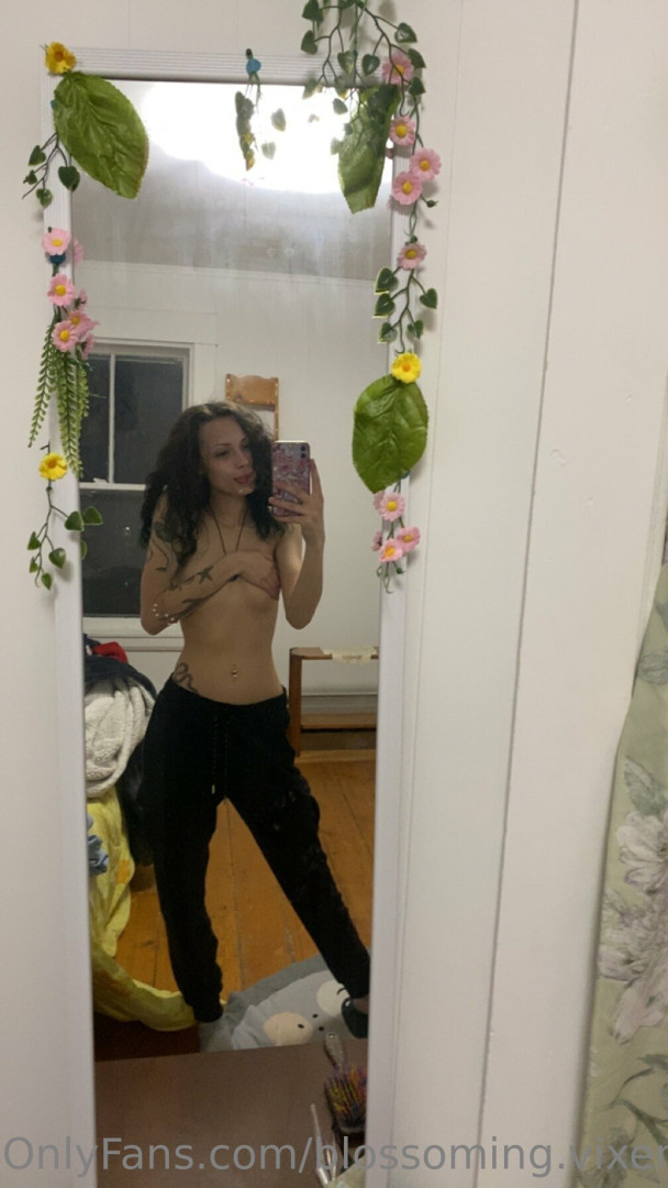 Photo by blossoming.vixen published on May 30,2023 00:49:14 - BestThots