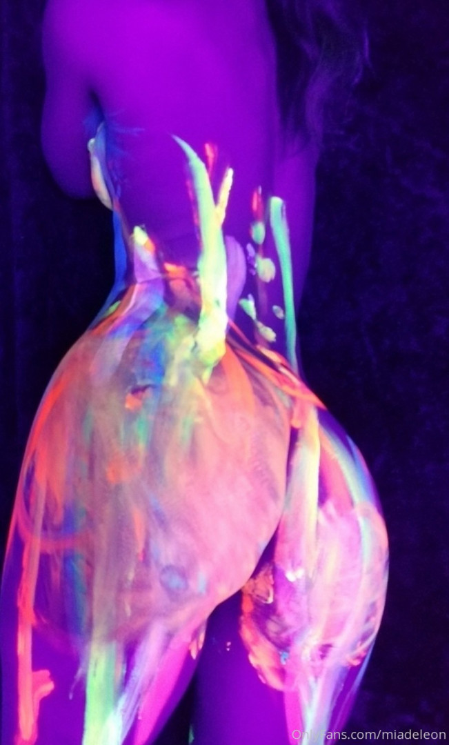 Photo by miadeleonxo published on November 2,2023 13:25:05 - BestThots