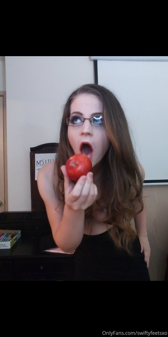 Photo by miadeleonxo published on November 2,2023 13:27:21 - BestThots