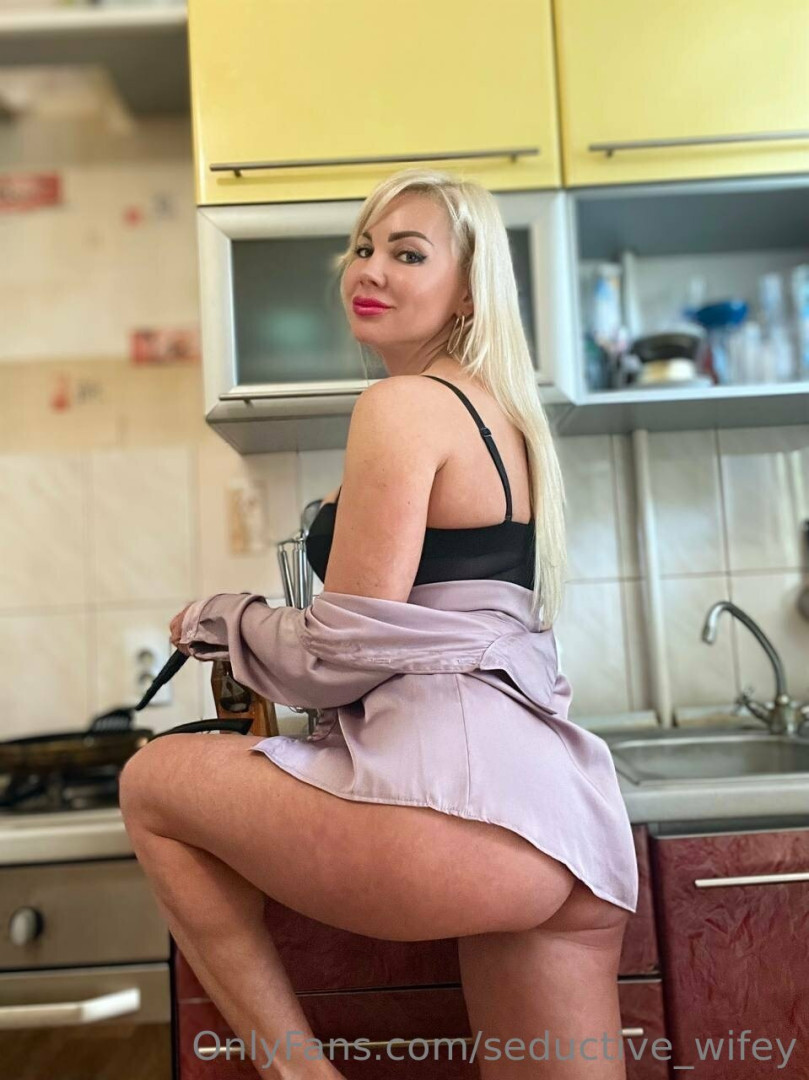 Photo by seductive_wifey published on May 18,2023 08:38:38 - BestThots