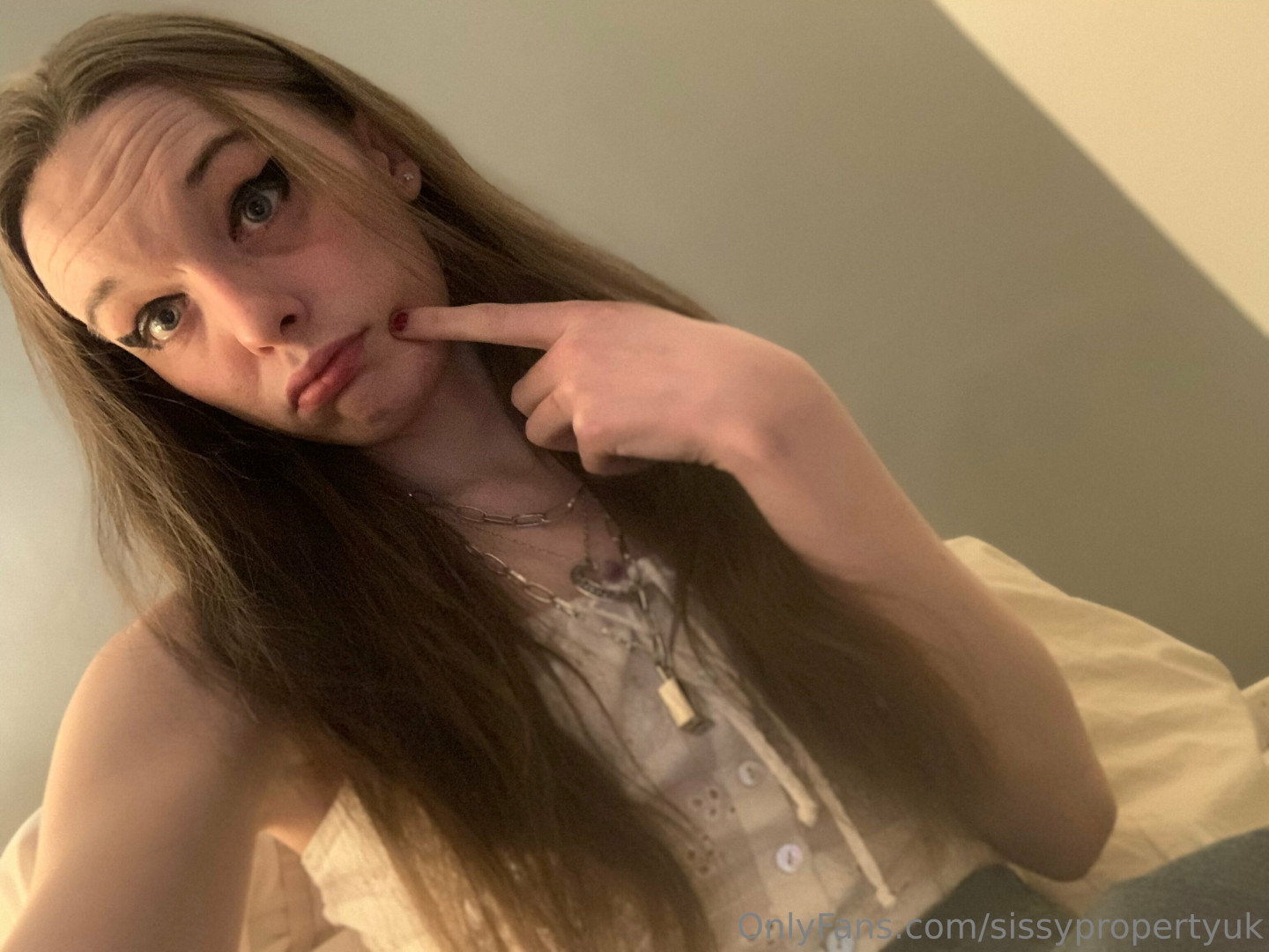 Photo by sissypropertyuk published on May 17,2023 23:46:55 - BestThots