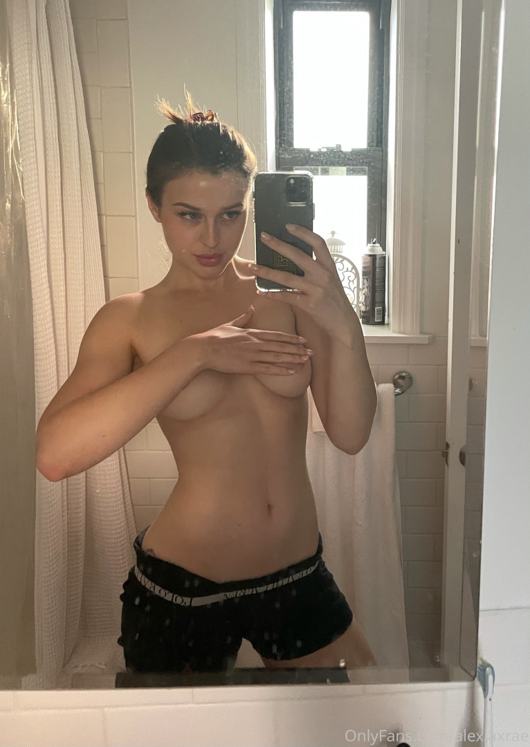 Photo by alexiaskye2 published on November 20,2023 21:09:20 - BestThots