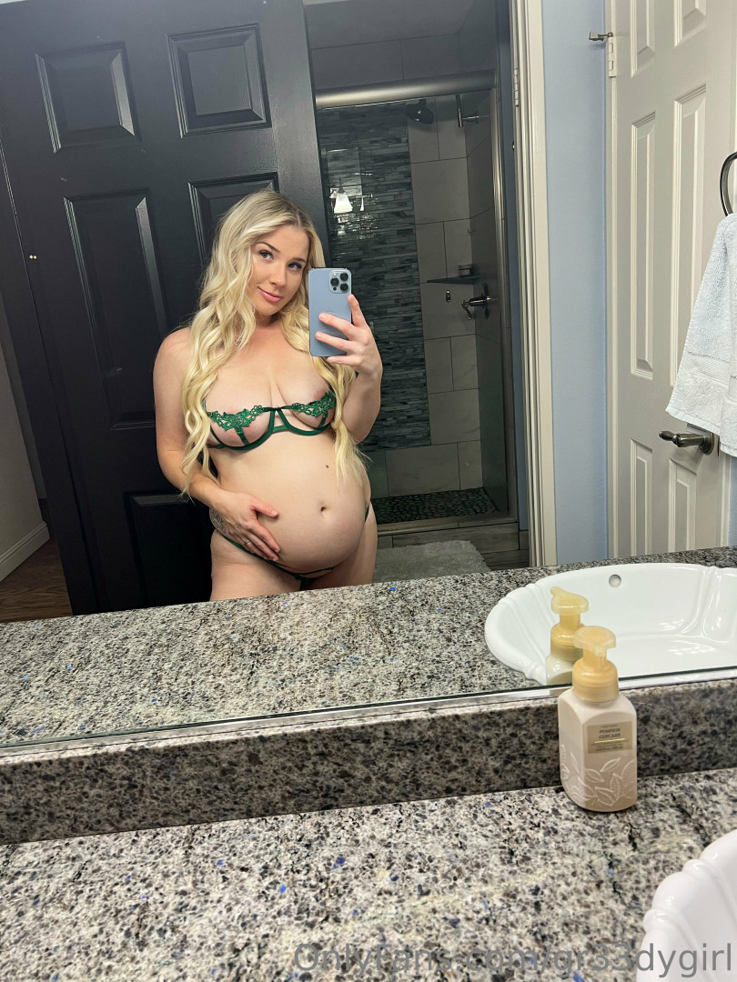 Photo by gr33dygirl published on June 2,2023 11:17:36 - BestThots