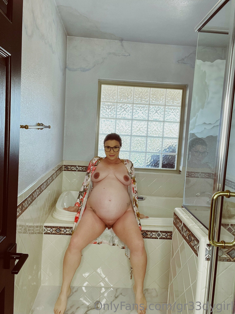 Photo by gr33dygirl published on June 2,2023 11:19:50 - BestThots