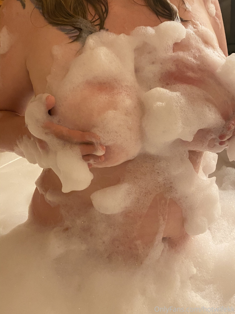 Photo by hotwifekk published on October 16,2023 23:49:10 - BestThots