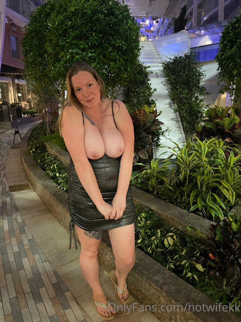 Photo by hotwifekk published on October 16,2023 23:54:36 - BestThots