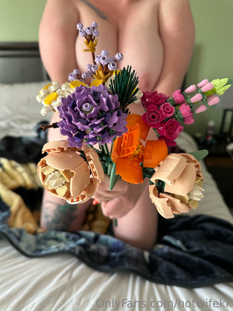 Photo by hotwifekk published on October 17,2023 00:17:38 - BestThots