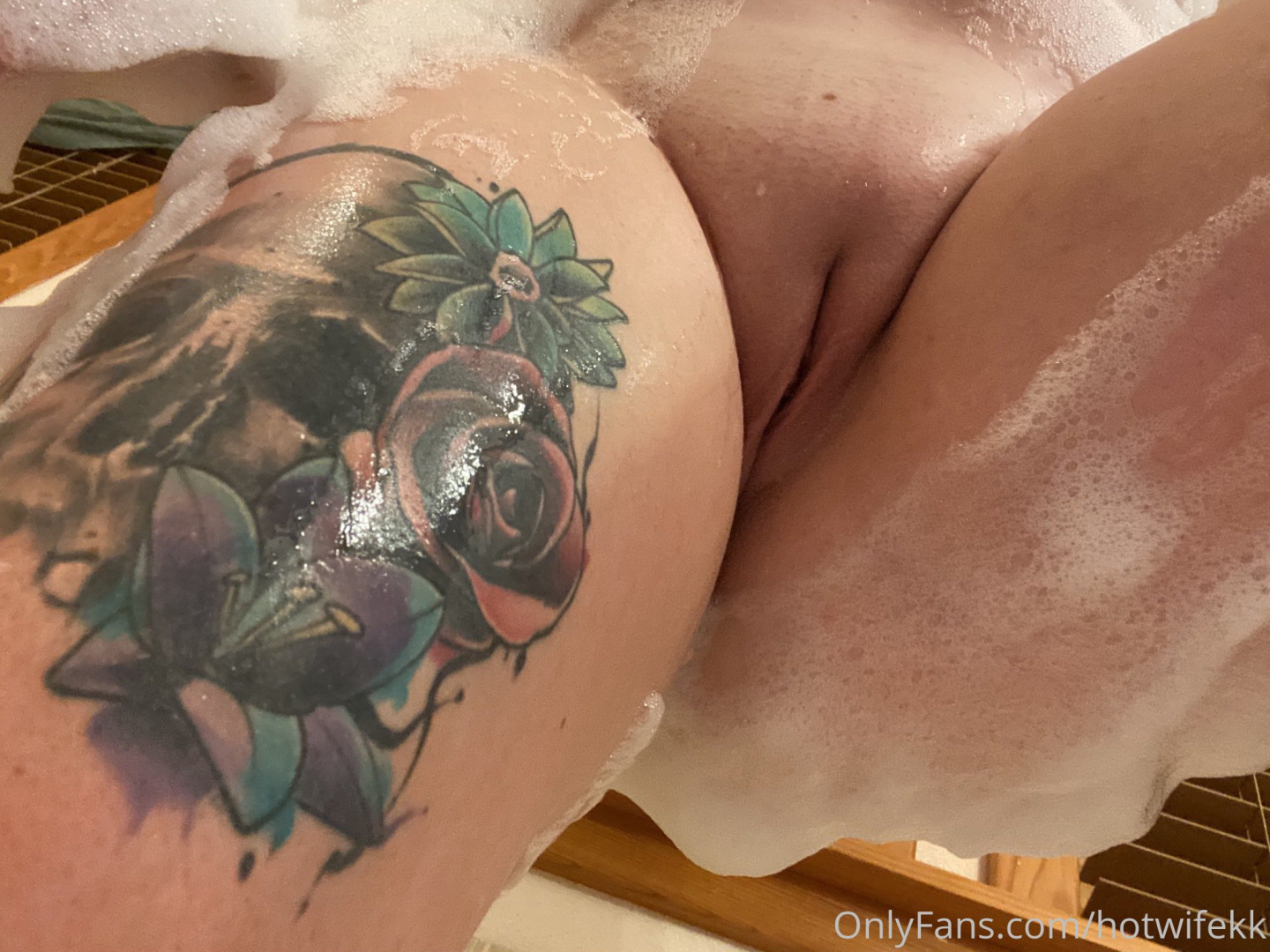 Photo by hotwifekk published on October 17,2023 00:21:16 - BestThots