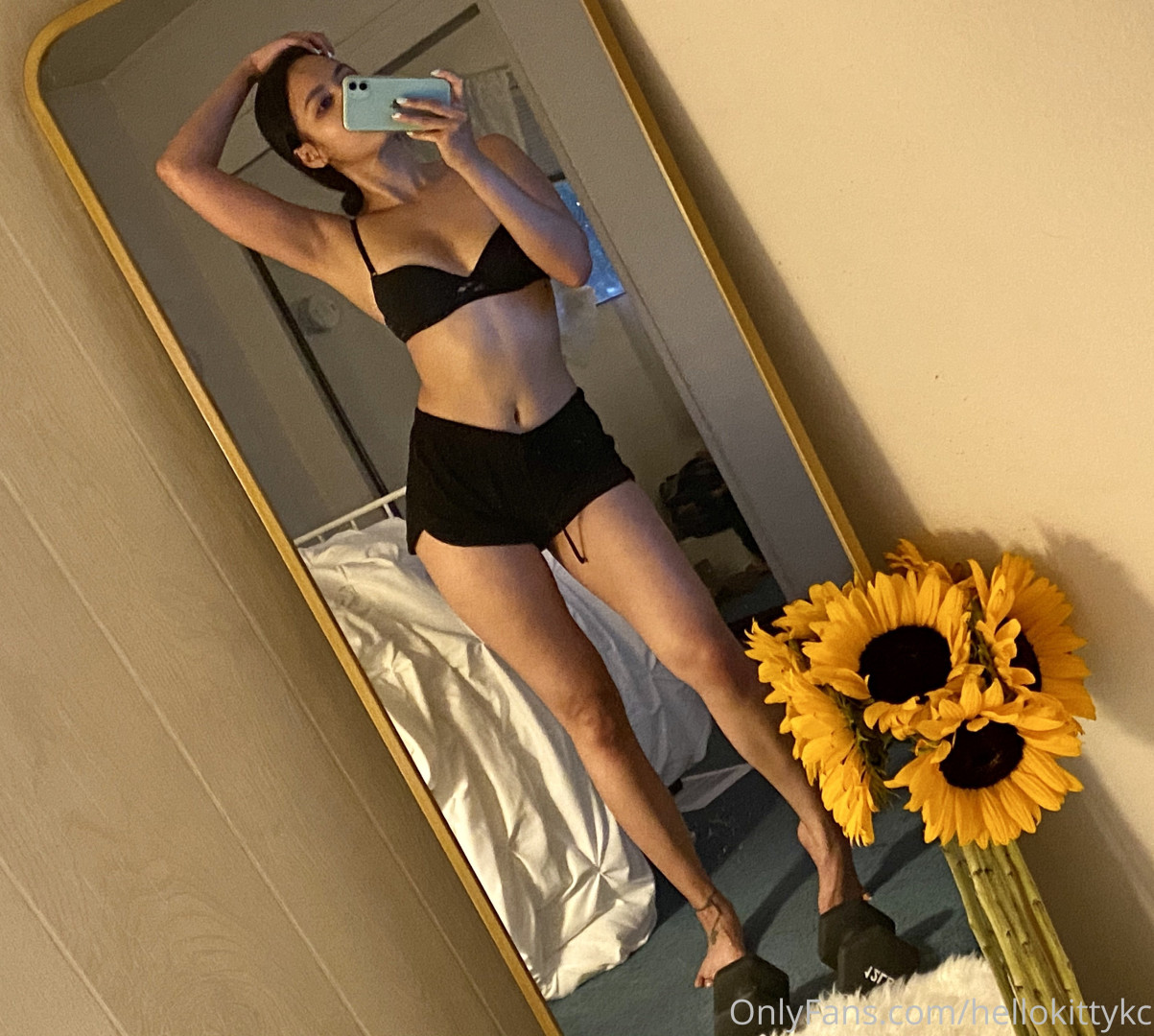 Photo by hellokittykc published on August 29,2023 22:39:27 - BestThots
