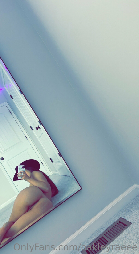 Photo by oakleyraeee published on May 19,2023 23:53:35 - BestThots
