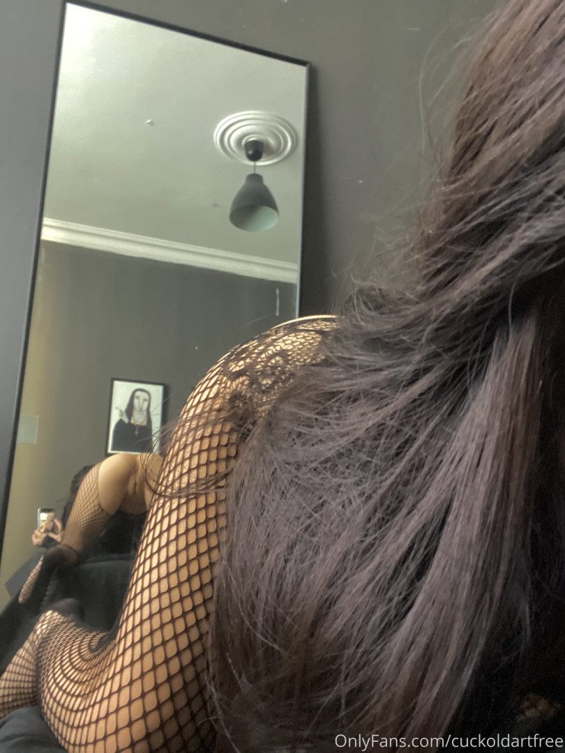 Photo by cuckoldartfree published on May 28,2023 18:05:07 - BestThots