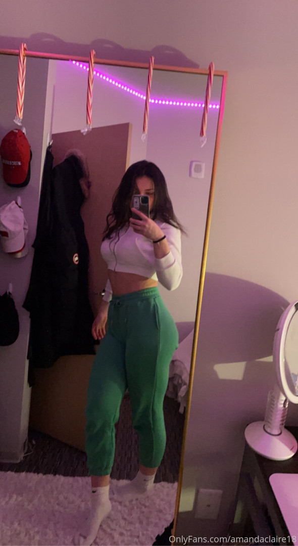 Photo by amandaclaire18 published on July 21,2023 23:05:17 - BestThots