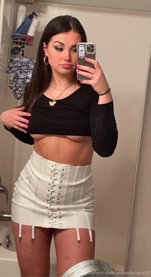 Photo by amandaclaire18 published on July 21,2023 23:05:25 - BestThots