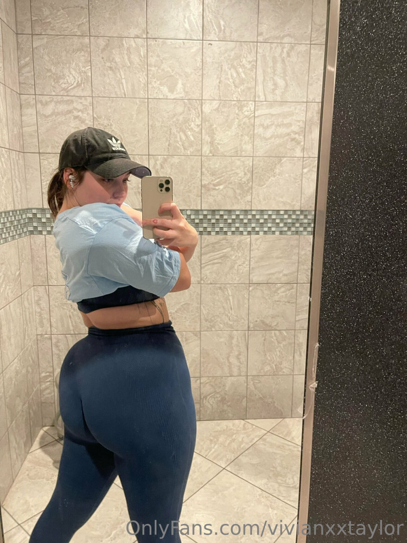 Photo by vivianxxtaylor published on May 16,2023 03:01:39 - BestThots