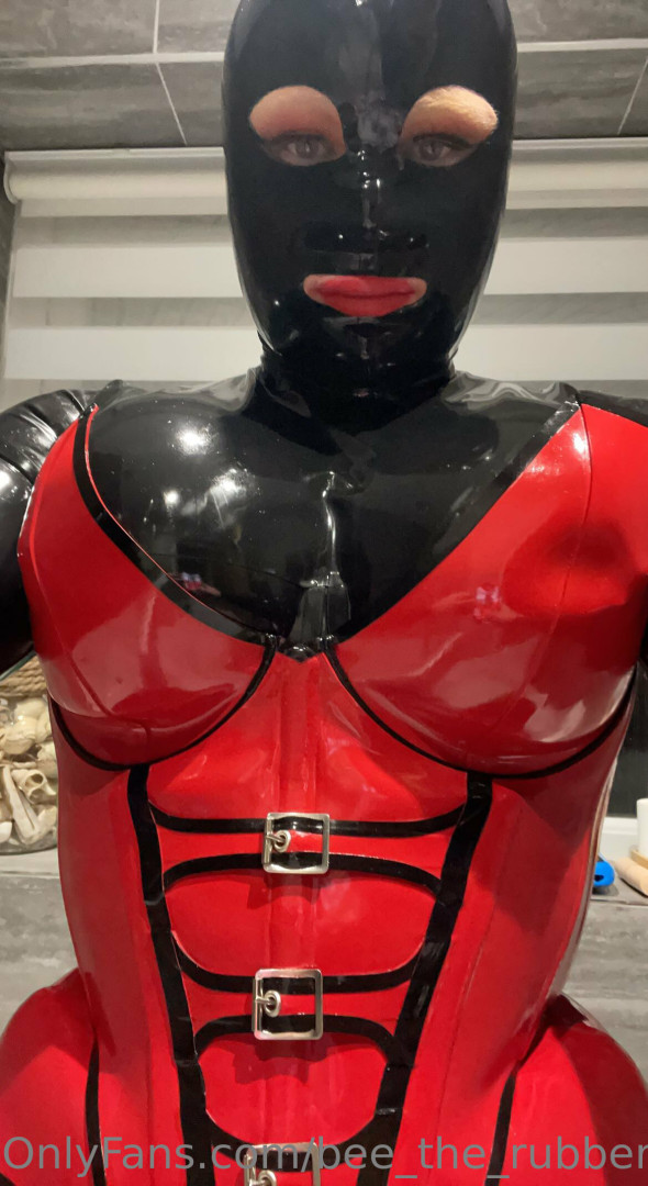 Photo by bee_the_rubber_doll published on December 10,2023 06:49:55 - BestThots