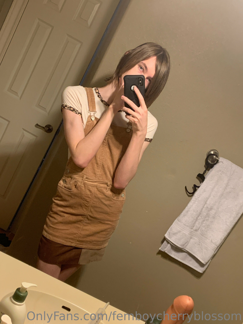 Photo by femboycherryblossom published on July 13,2023 08:21:27 - BestThots