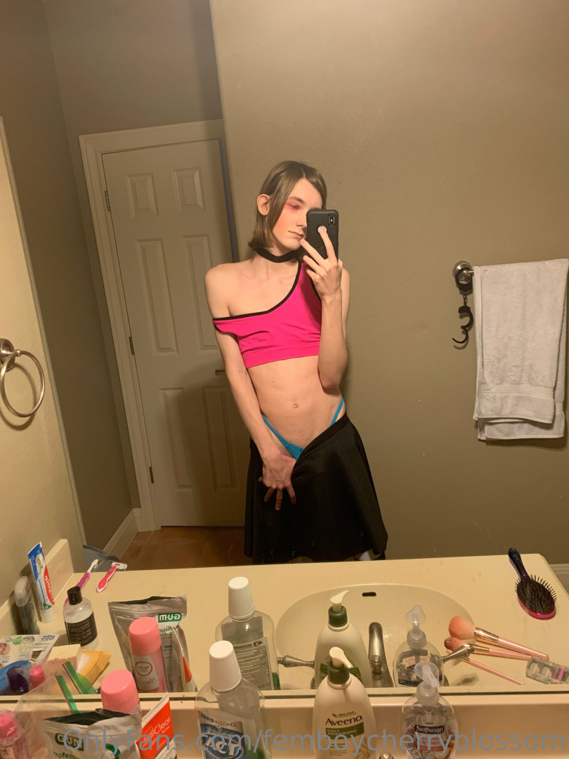 Photo by femboycherryblossom published on July 13,2023 08:21:53 - BestThots