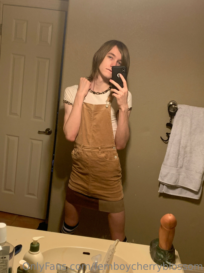 Photo by femboycherryblossom published on July 13,2023 08:22:02 - BestThots