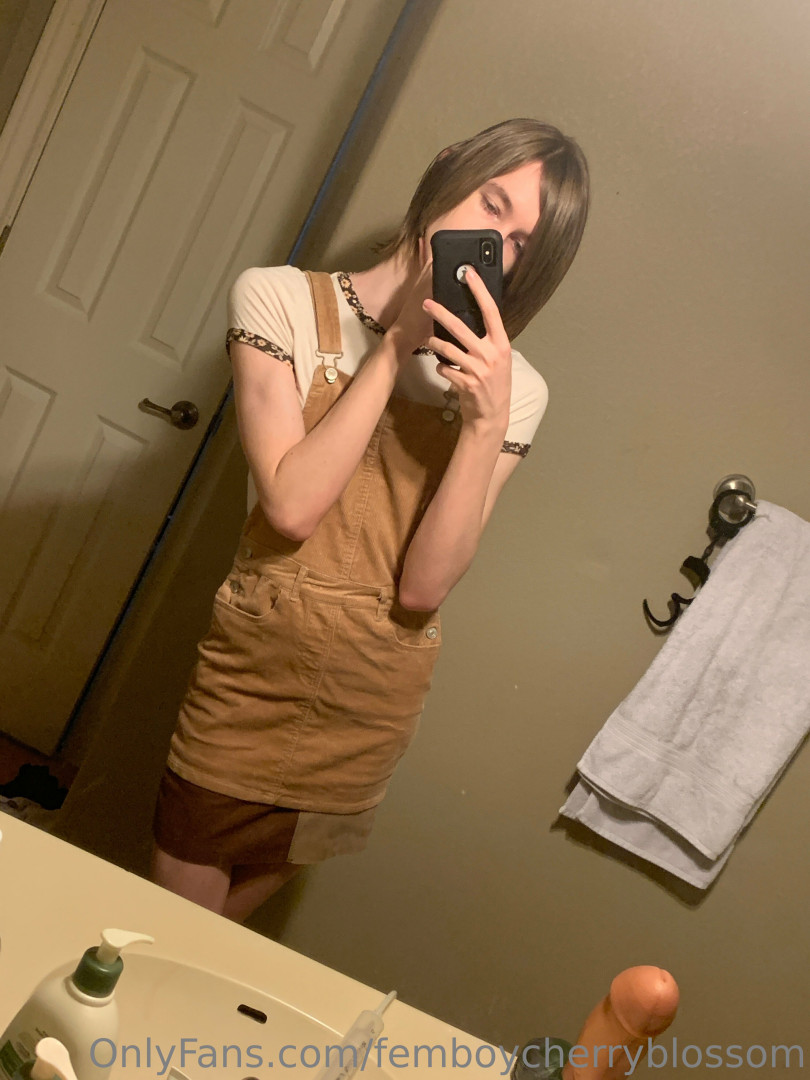 Photo by femboycherryblossom published on July 13,2023 08:22:38 - BestThots