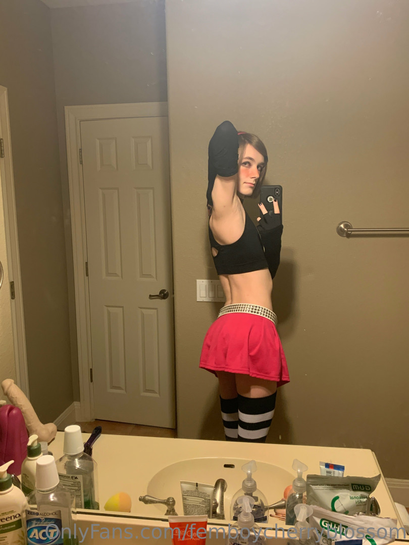 Photo by femboycherryblossom published on July 13,2023 08:22:54 - BestThots