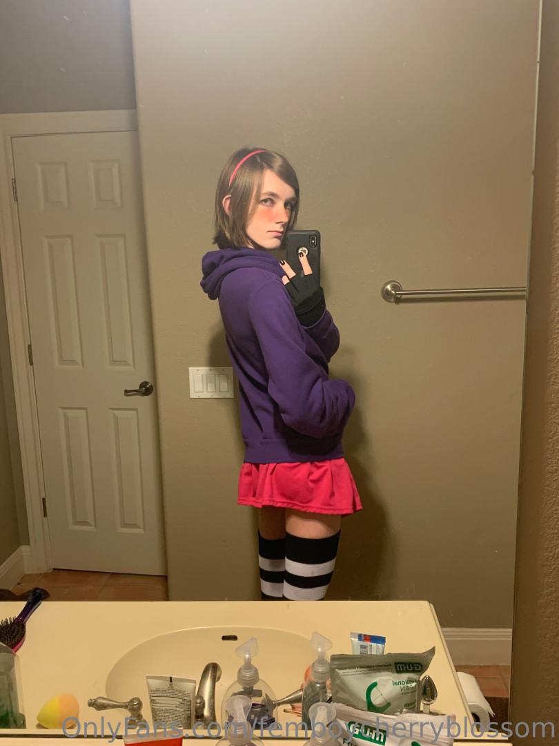 Photo by femboycherryblossom published on January 15,2024 10:30:23 - BestThots