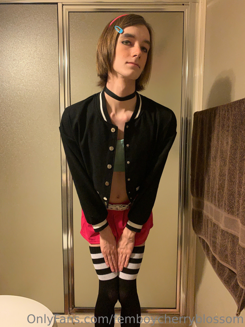 Photo by femboycherryblossom published on January 15,2024 10:30:39 - BestThots